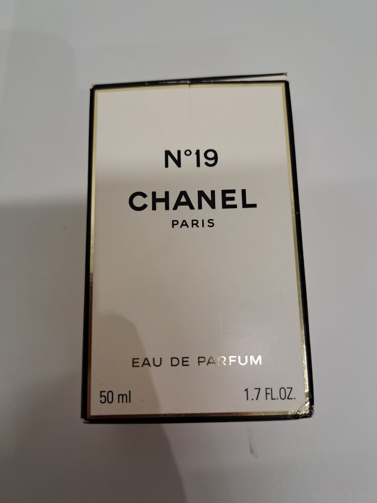 CHANEL シャネル N°19 オードゥ パルファム 50ml