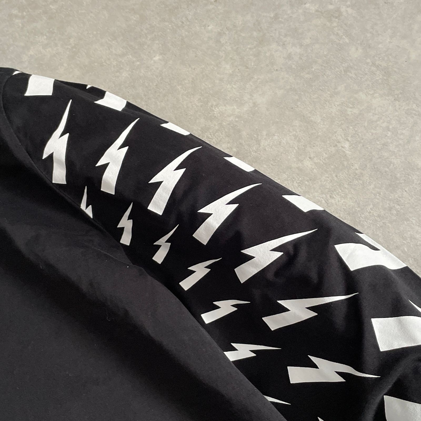 Neil Barrett 稲妻サンダーボルト 長袖カットソー ロンT ニール