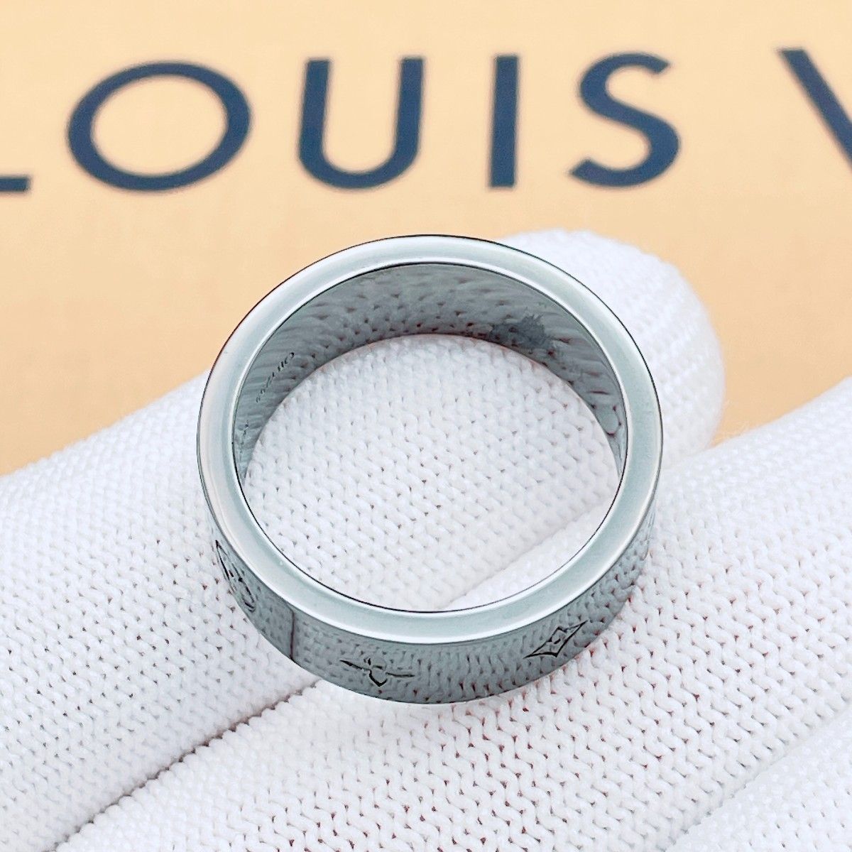 ◇ルイヴィトン◇新品仕上済 LOUIS VUITTON M00514 リング LV ◇ルイヴィトン◇新品仕上済 LOUIS VUITTON M00514 リング LV