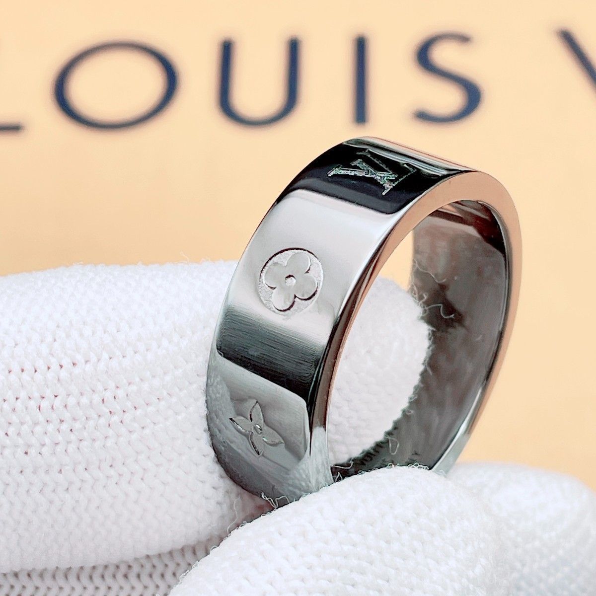 ◇ルイヴィトン◇新品仕上済 LOUIS VUITTON M00514 リング LV ◇ルイヴィトン◇新品仕上済 LOUIS VUITTON M00514 リング LV