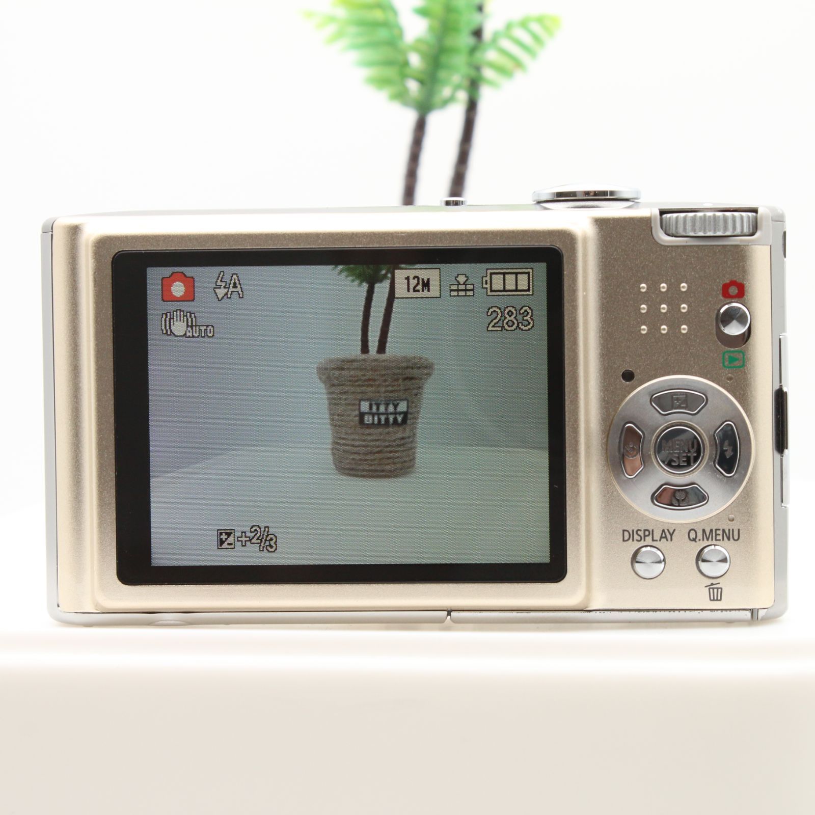 極上品】 Panasonic LUMIX DMC-FX40 グロスゴールド デジタルカメラ 