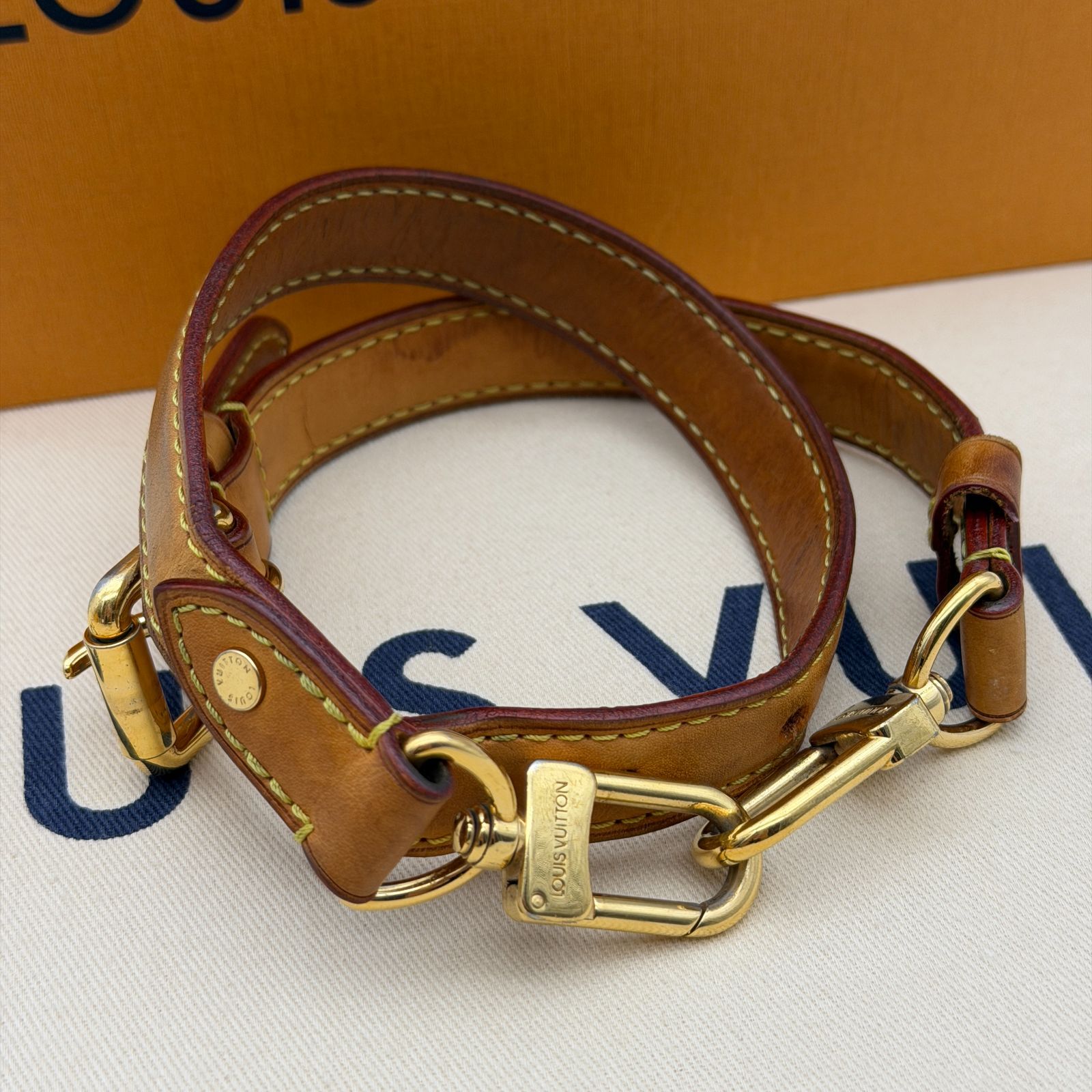 LOUIS VUITTON ショルダーストラップ　ヌメ側　ブラウン　切れ無し ✨美品✨】ルイヴィトン ショルダーストラップ ヌメ革 ブラウン 茶色