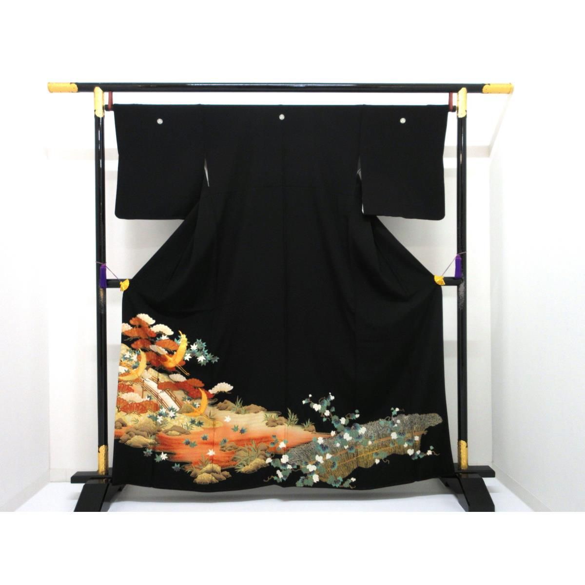 留袖　友禅金彩加工　刺繍入り　蔓柏