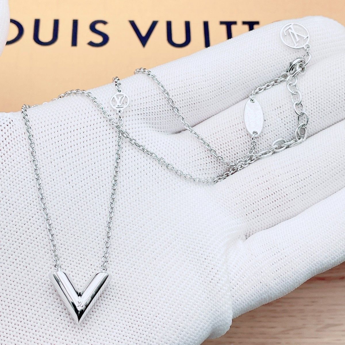 ◇ルイヴィトン◇仕上済 LOUIS VUITTON M63917 シルバー エセンシャルV 