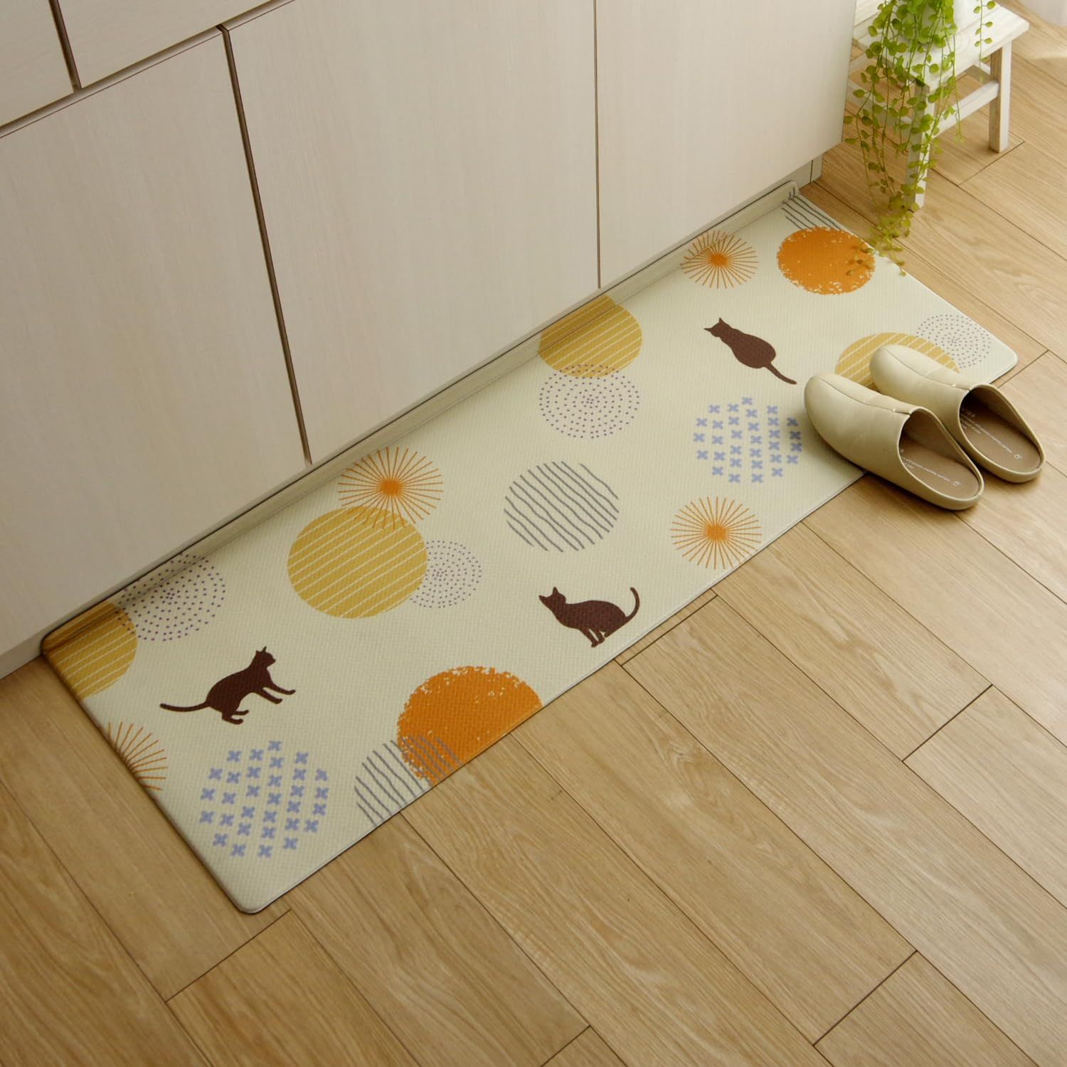 新品 イケヒコ キッチン マット PVC プラッツ アイボリー 約45×180cm お手入れ簡単 拭ける 体圧分散 ネコ ねこ 猫 洗える 薄い #3495369