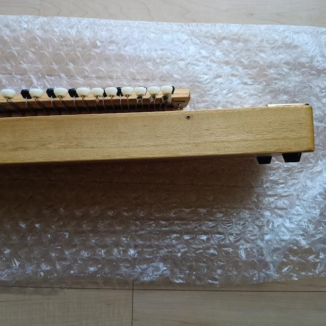琴伝流 敷島 モデル 大正琴 ハードケース付き 和楽器 弦楽器 邦楽 演奏 琴伝流 敷島 モデル 大正琴 ハードケース付き 和楽器 弦楽器 邦楽 演奏
