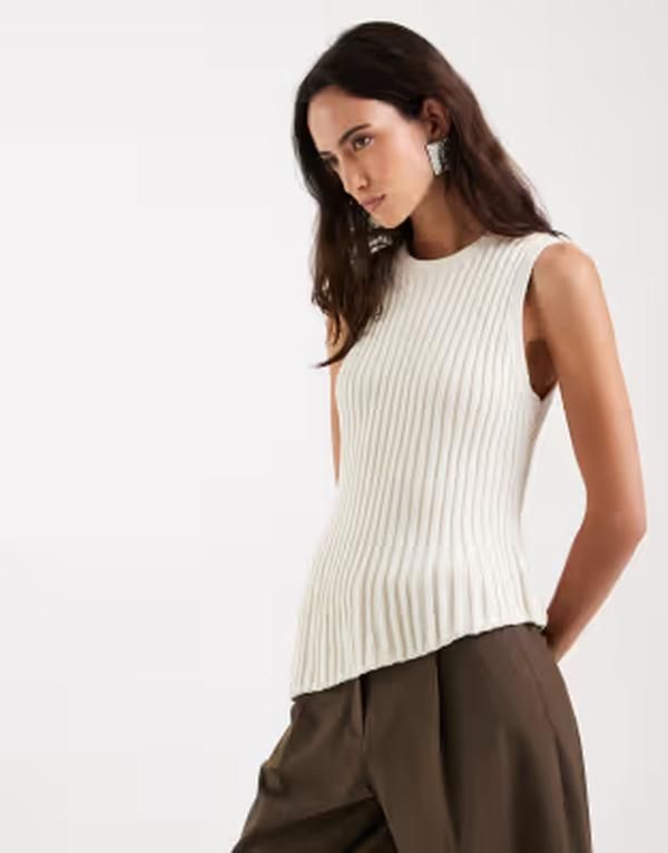 エイソス レディース トップス タンクトップ アシンメトリー プリーツ ニット ASOS DESIGN knit cinched pleated asymmetric top in ecru エクリュ