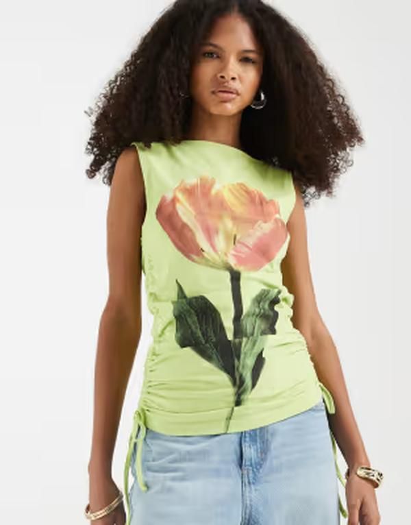 エイソス レディース トップス ベスト ギャザー グラフィック ASOS DESIGN ruched side boat neck tank top with flower graphic in pale GREEN グリーン
