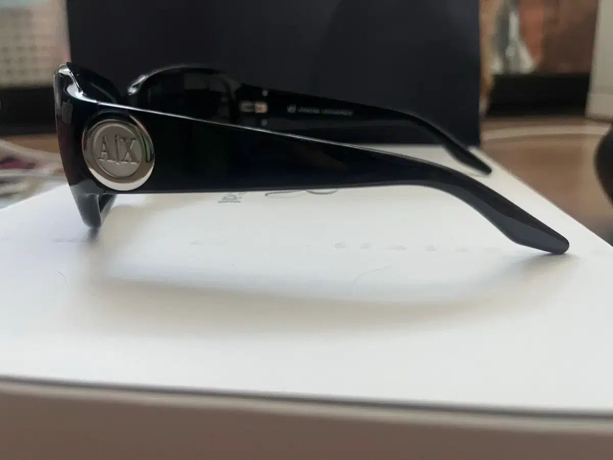 ARMANI EXCHANGE ブラック サングラス ARMANI EXCHANGE ブラック サングラス