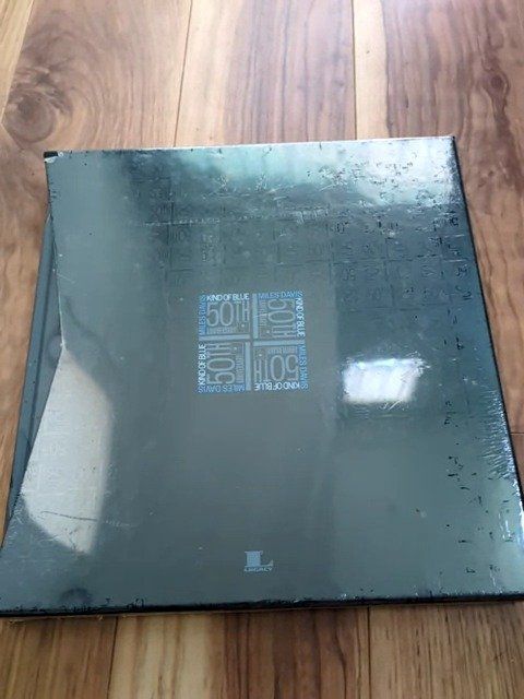 【未開封】Ｋｉｎｄ　ｏｆ　Ｂｌｕｅ：　５０ｔｈ　Ａｎｎｉｖｅｒｓａｒｙ　Ｃｏｌｌｅｃｔｏｒ’ｓ　Ｅｄｉｔｉｏｎ（４ＣＤ）　マイルス・デイヴィス