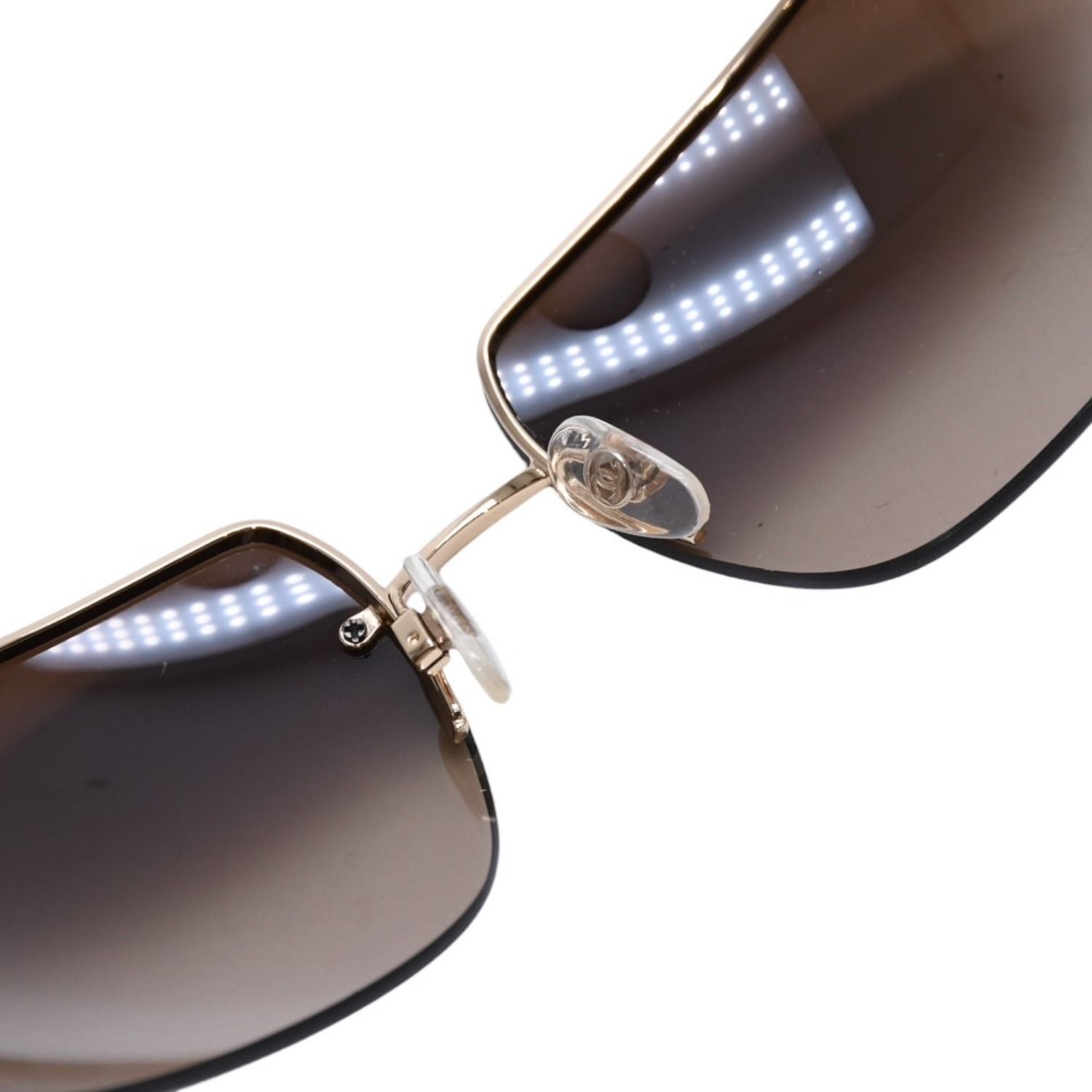 新品未使用 CHANEL シャネル ハーフリム サングラス アイウェア 4107-B c.125/13 サイズ62□15 125 ゴールド ブラウン 中古 4a002135 新品未使用 CHANEL シャネル ハーフリム サングラス アイウェア 4107-B c.125/13 サイズ62□15 125 ゴールド ブラウン 中古 4a002135