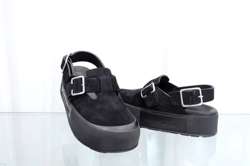 Alexander McQueen アレキサンダー・マックイーン 未使用 新品 マウント スリック サンダル ブラック 735803