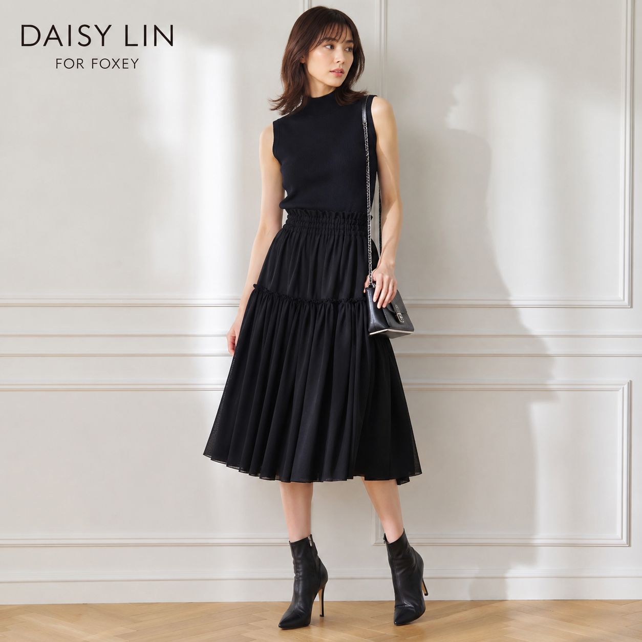 【新品同様】DAISY LIN FOR FOXEY 06721 / デイジーリン フォクシー 38「Mサイズ（9号相当）」 ブラック RAKURAKUスウィングスカート 締め付け感なし 美しいドレープ 上品 学校行事 エレガント 着回し
