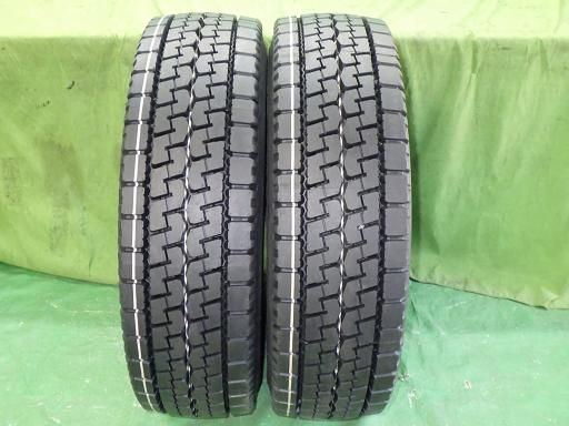 【未使用】トラックタイヤ TOYO M626 245 70R19.5 2本