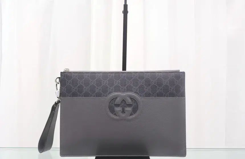 グッチ カット アウト インターロッキング G ポーチ クラッチバッグ 723320