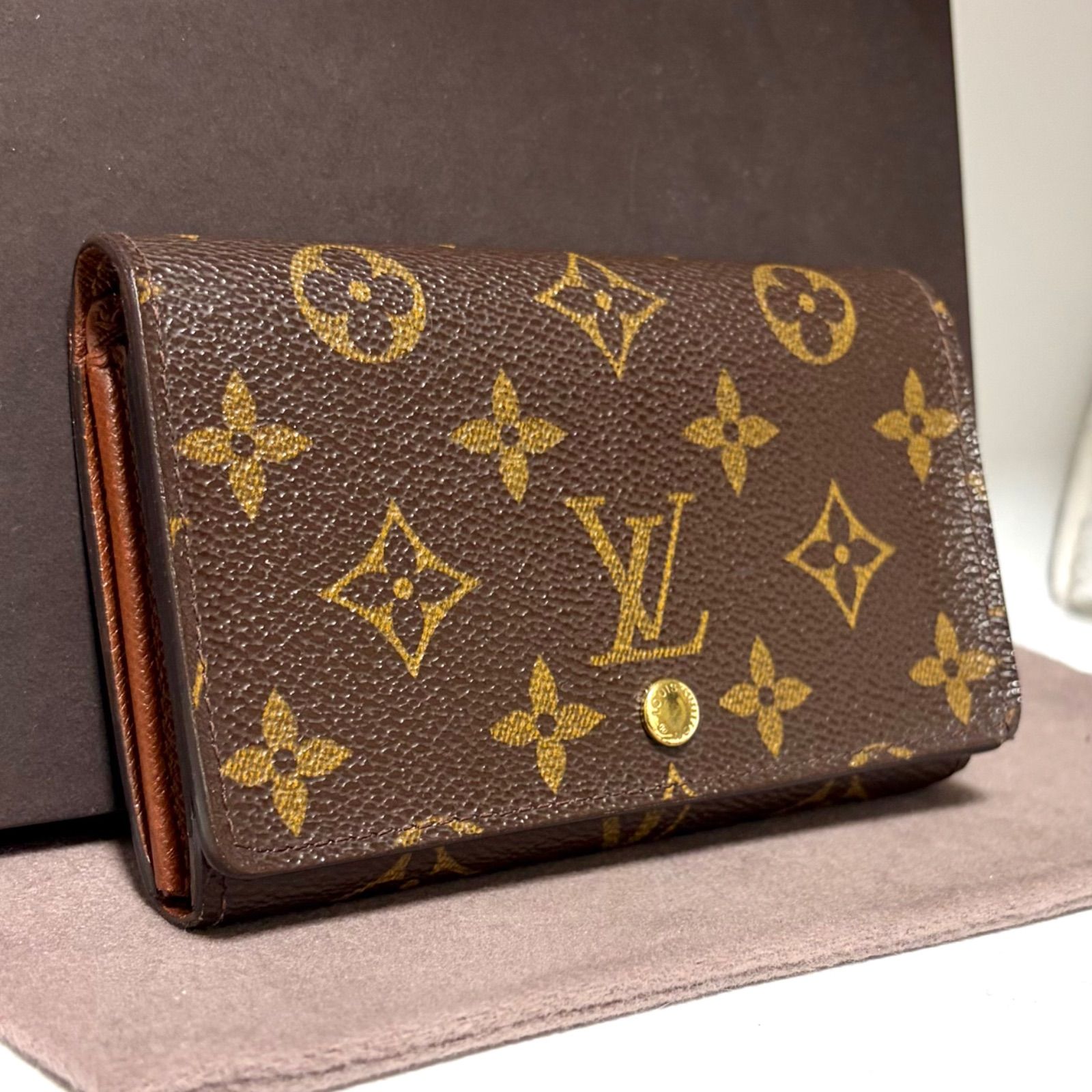 c74 ポルト モネ ビエ トレゾール　ポルトフォイユ トレゾール　インターナショナル 旧型　Louis Vuitton ルイ ヴィトン　2つ 折り　二つ折り　フラップ ボタン 式　財布　コンパクト　ミニ ウォレット　モノグラム