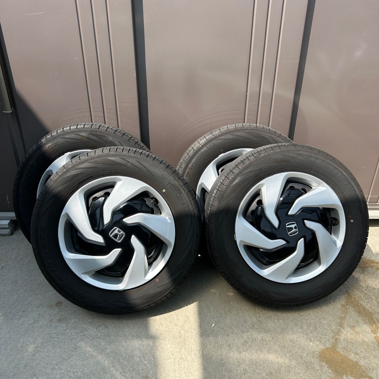 【美品】YOKOHAMA ヨコハマ BluEarth ブルーアース RV-02CK 185/65R15 88H HONDA ホンダ 純正ホイール 15x5.5 100-4穴 タイヤ残6mm フリード フィット愛知県愛西市 即日発送 ラクルモーター館