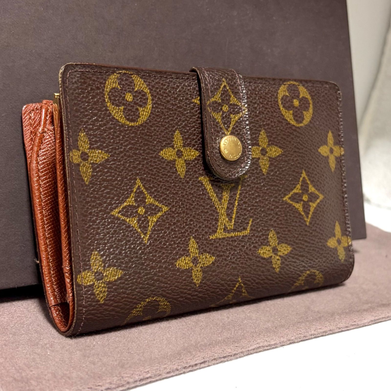 d11 ポルト モネ ビエ ヴィエノワ　ポルトフォイユ 旧型　Louis Vuitton ルイ ヴィトン 　2つ 二つ 折り 財布　手帳 型　スナップ ボタン 式　コンパクト　ミニ ウォレット　カードケース 4 枚　モノグラム