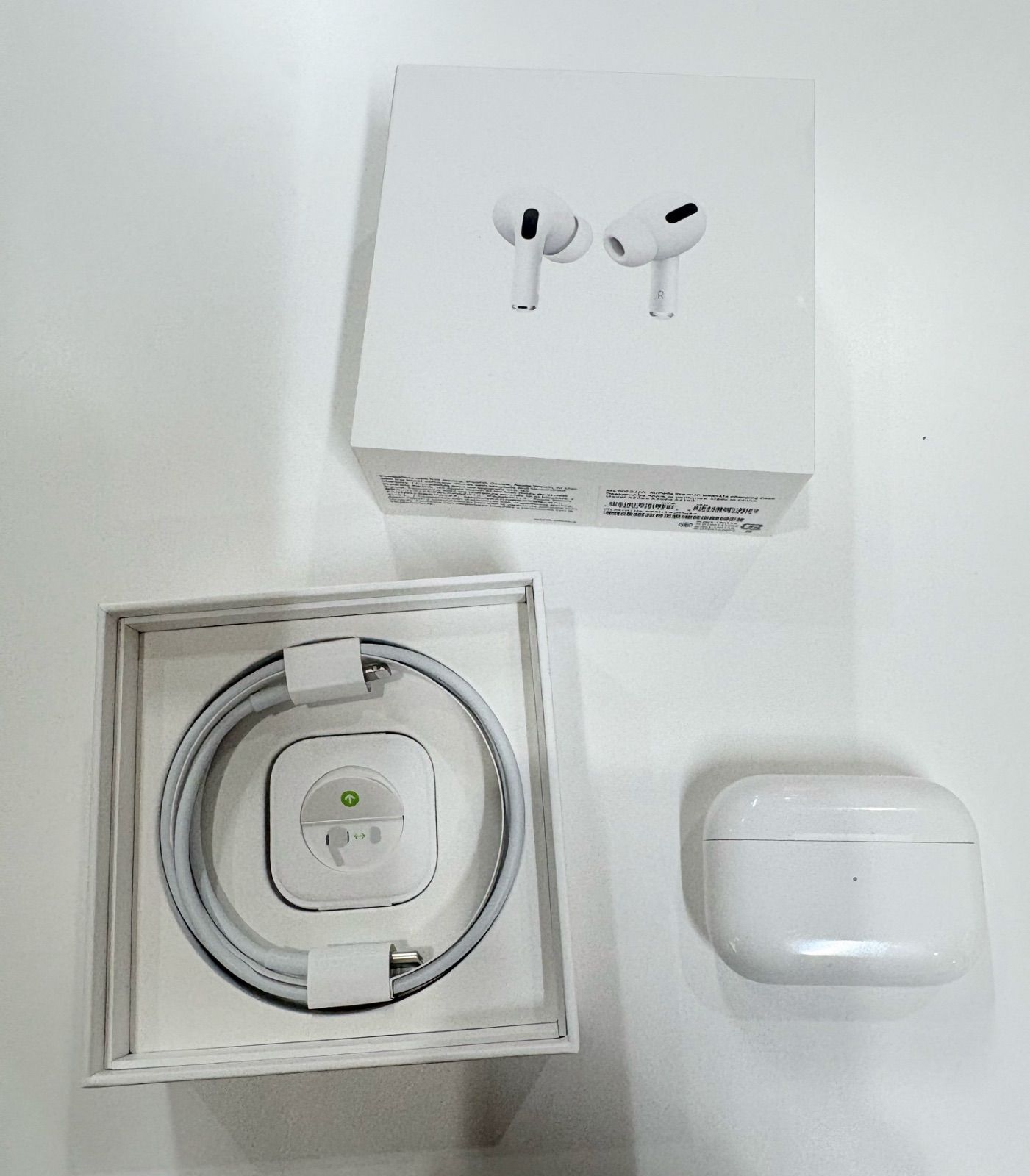 AirPods Pro 第一世代 右耳のみ使用可 - メルカリ