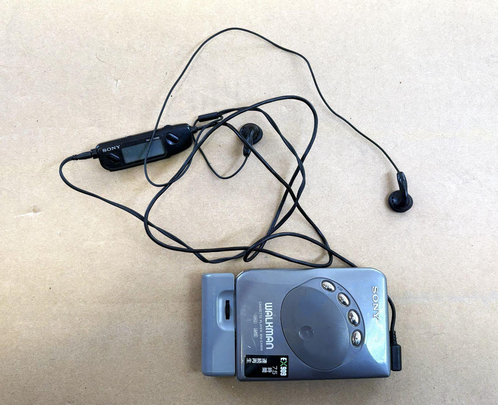 SONY WALKMAN ソニー ウォークマン】WM-EX909 動作未確認現状品