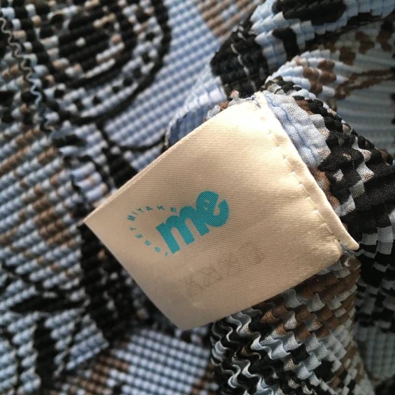 美品 me ISSEY MIYAKE ミー イッセイミヤケ トップスF - メルカリ