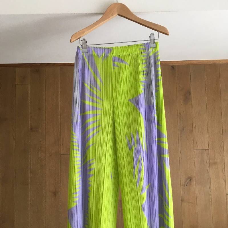 PLEATS PLEASE プリーツパンツ 珍しいオリーブ色 PLEATS PLEASE ISSEY