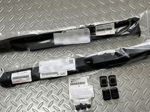 トヨタ 純正 200 KDH2## THR2## ハイエース/レジアスエース リア リヤ サイドマッドガード プロテクタ 左右セット リテーナ スクリュー付き
