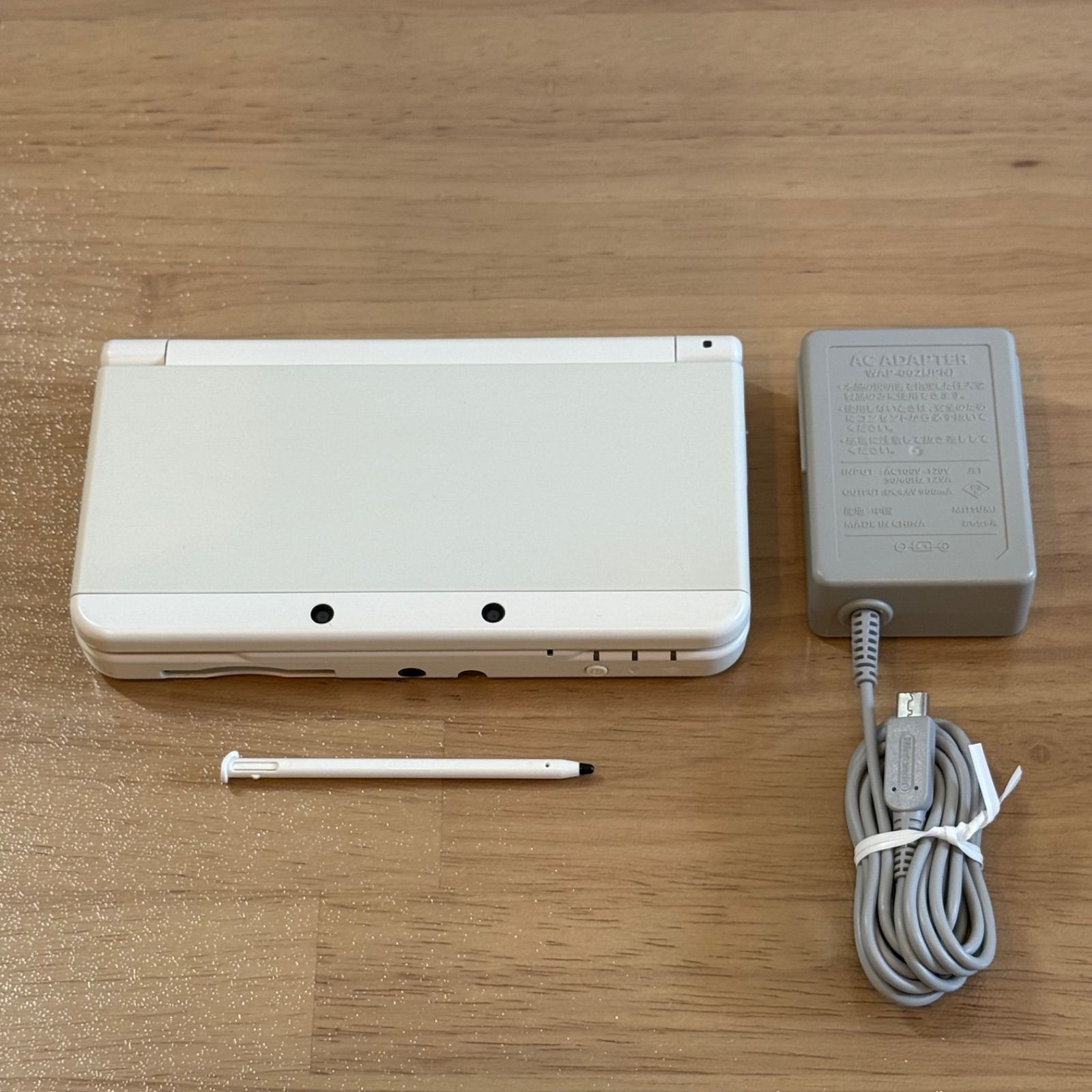5-066 Newニンテンドー3DS ホワイト 完動品