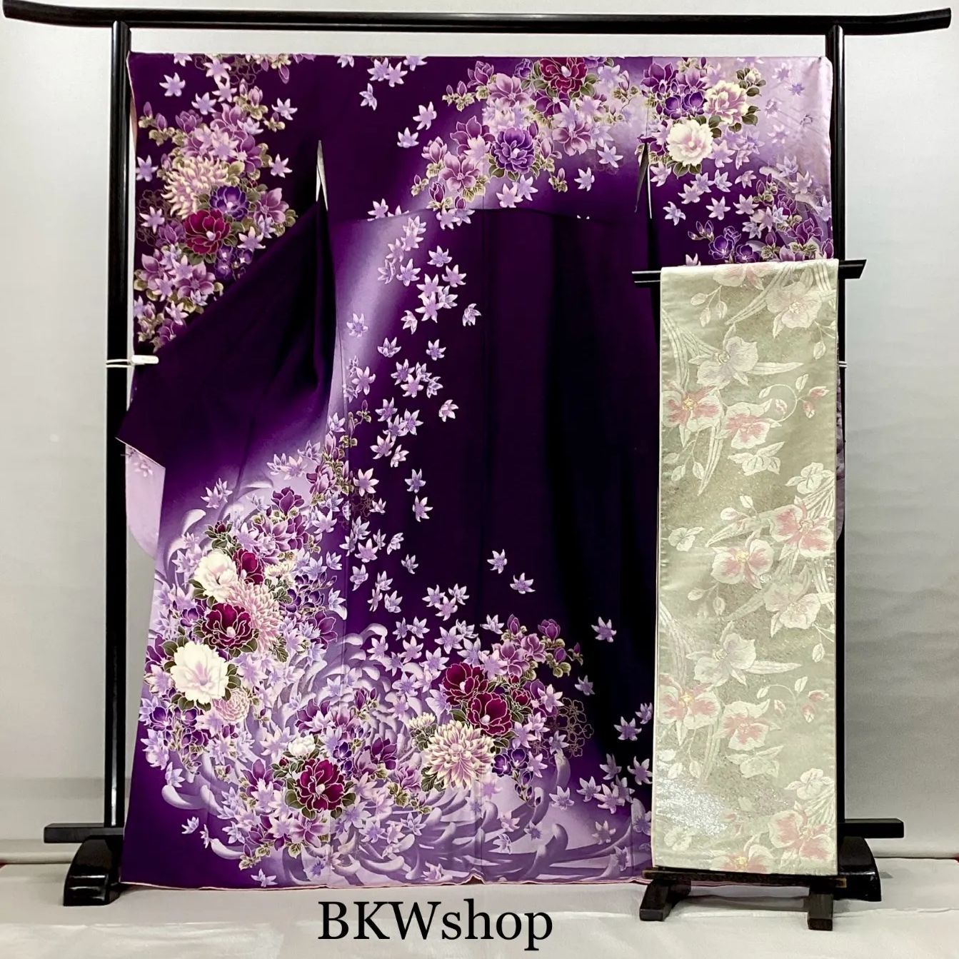 ＜大特価　現品限り＞　used　正絹　振袖・袋帯　2点セット　紫ぼかし花柄　成人式　およばれ　着付け練習