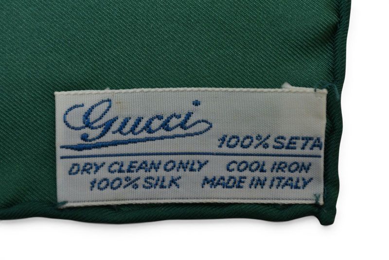 グッチ スカーフ GUCCI ヴィンテージ 大判スカーフ フローラプリント/フラワー柄 グリーンマルチ【中古】 グッチ スカーフ GUCCI ヴィンテージ 大判スカーフ フローラプリント/フラワー柄 グリーンマルチ【中古】