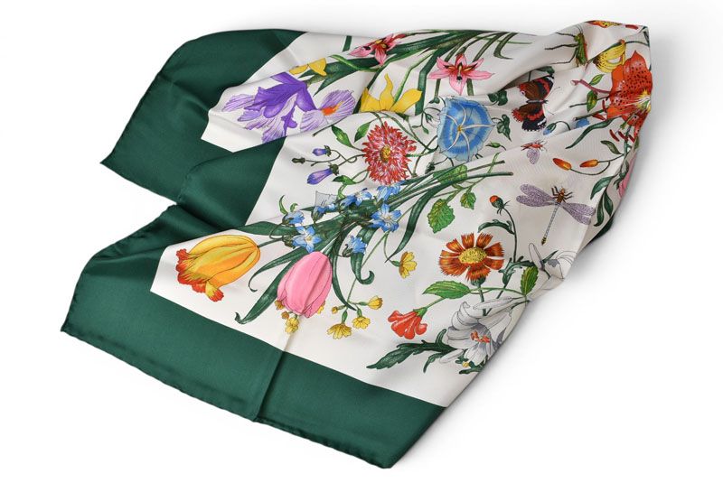 グッチ スカーフ GUCCI ヴィンテージ 大判スカーフ フローラプリント/フラワー柄 グリーンマルチ【中古】 グッチ スカーフ GUCCI ヴィンテージ 大判スカーフ フローラプリント/フラワー柄 グリーンマルチ【中古】
