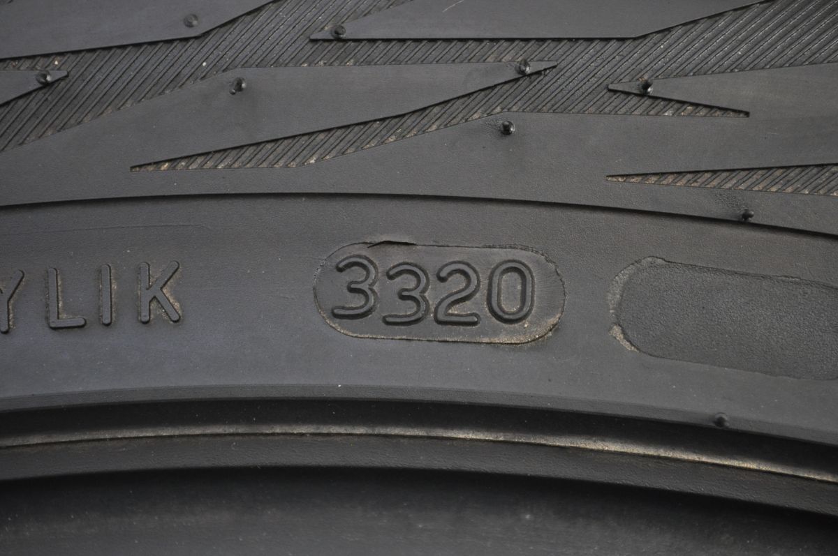 ノキアン スタッドレス 285/40R22 ハッカペリッタR3 SUV 【公式通販】