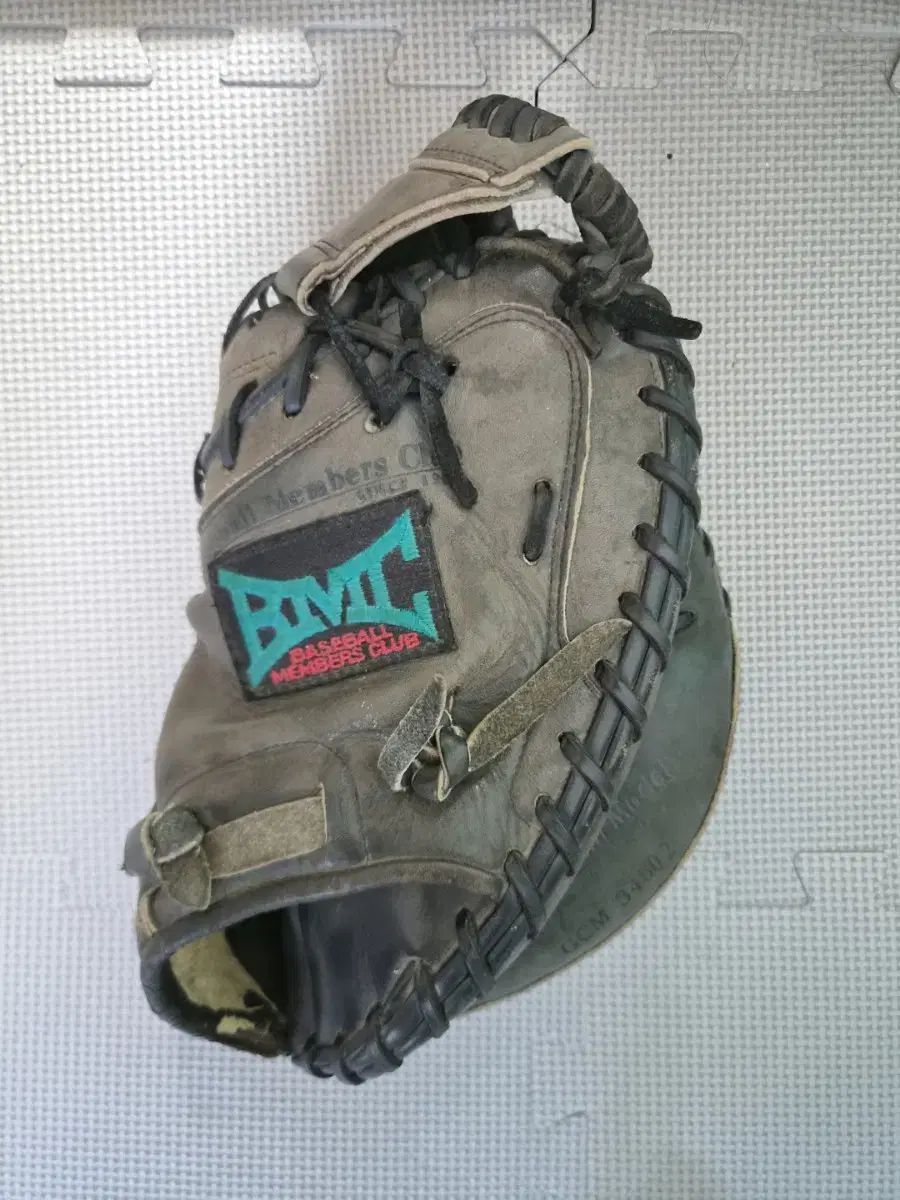 グローブ 4個 出品 選手 支給品 GOLD 1個 bmc 2個 Wilson 1個