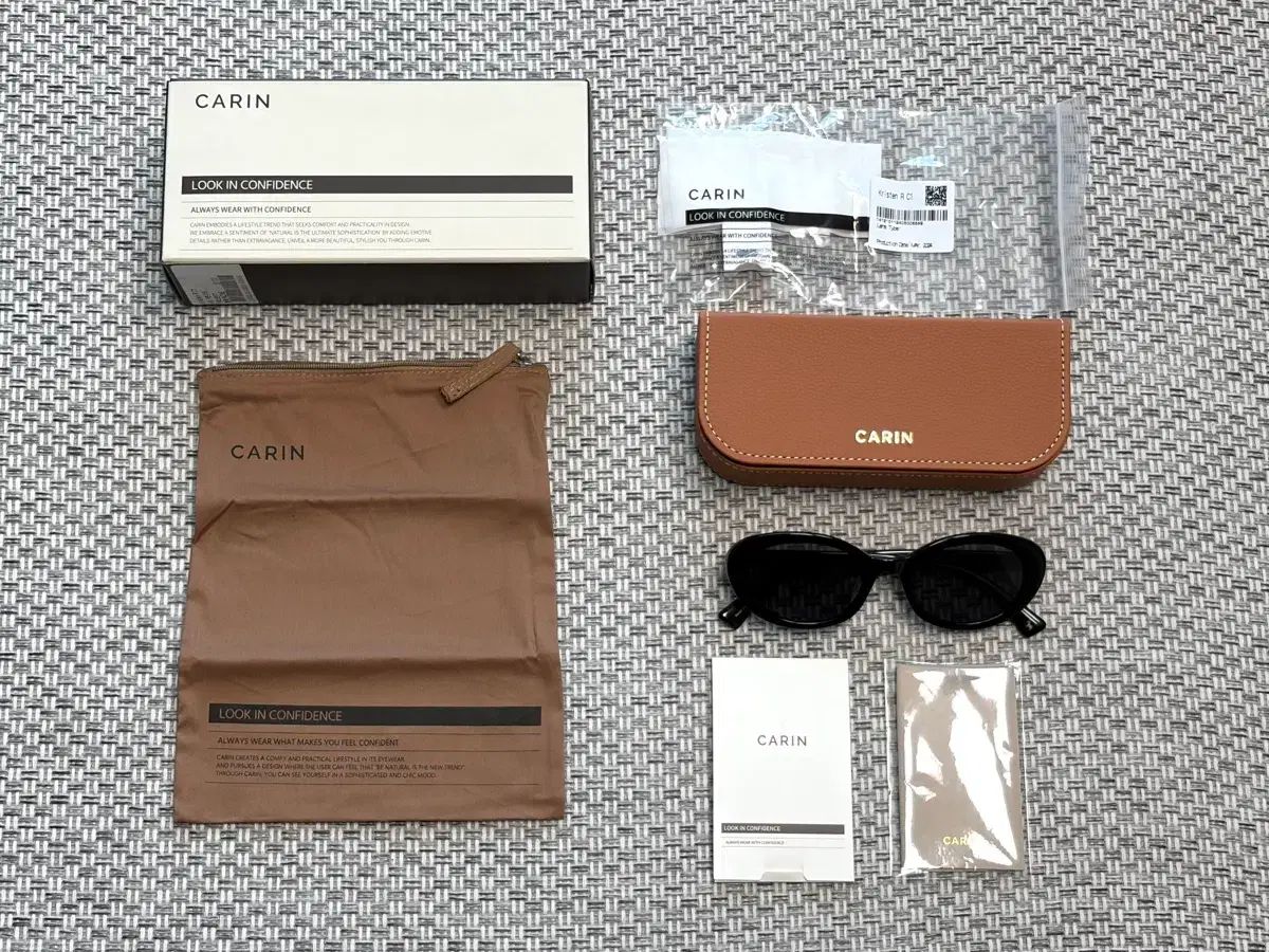 カリン Kristen R C1 ブラック クリスティン サングラス