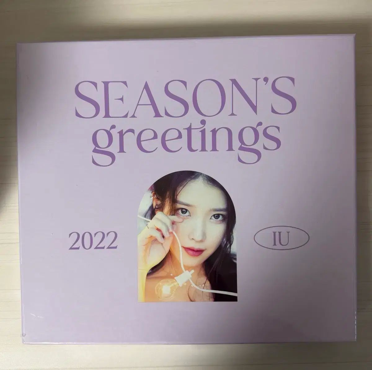 IU 2022 シーズン グリーティング 出品 (未開封)