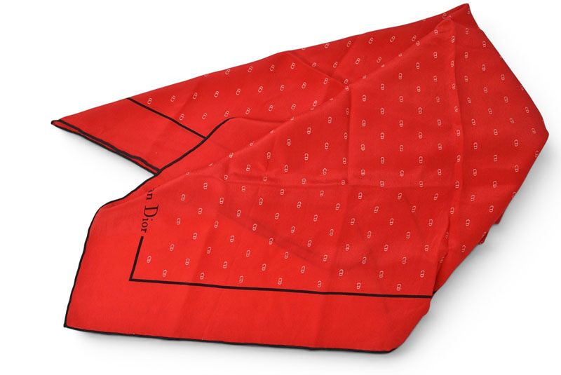 クリスチャンディオール スカーフ ヴィンテージ Christian Dior CDロゴ レッド【中古】 クリスチャンディオール スカーフ ヴィンテージ Christian Dior CDロゴ レッド【中古】