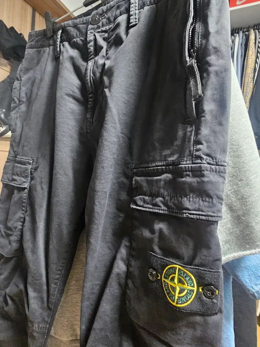 STONE ISLAND ストーンアイランド メンズ カーゴ パンツ 正規品 (1回着用)