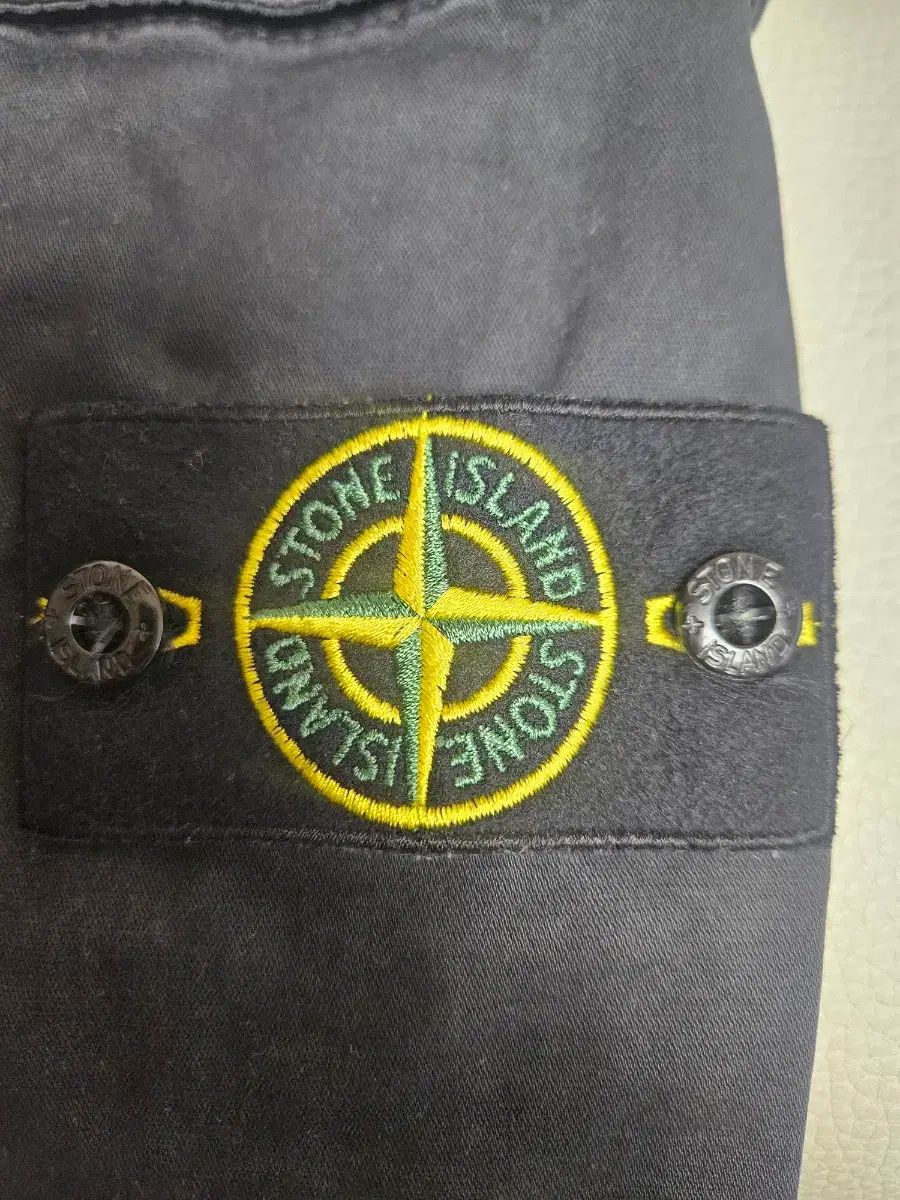STONE ISLAND ストーンアイランド メンズ カーゴ パンツ 正規品 (1回着用)