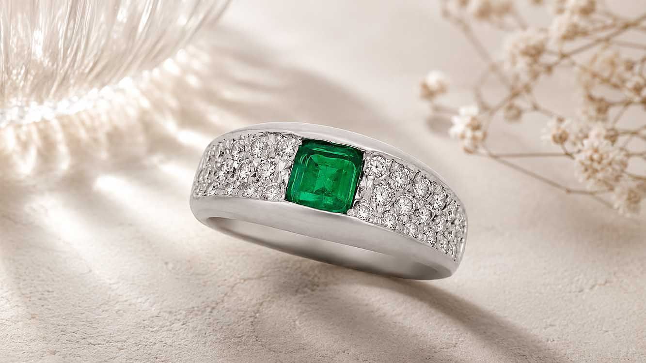 エメラルド ダイヤモンドリング Pt900 6.93g 11号　Jewelry Emerald0.37ct Dia0.28ct Ring