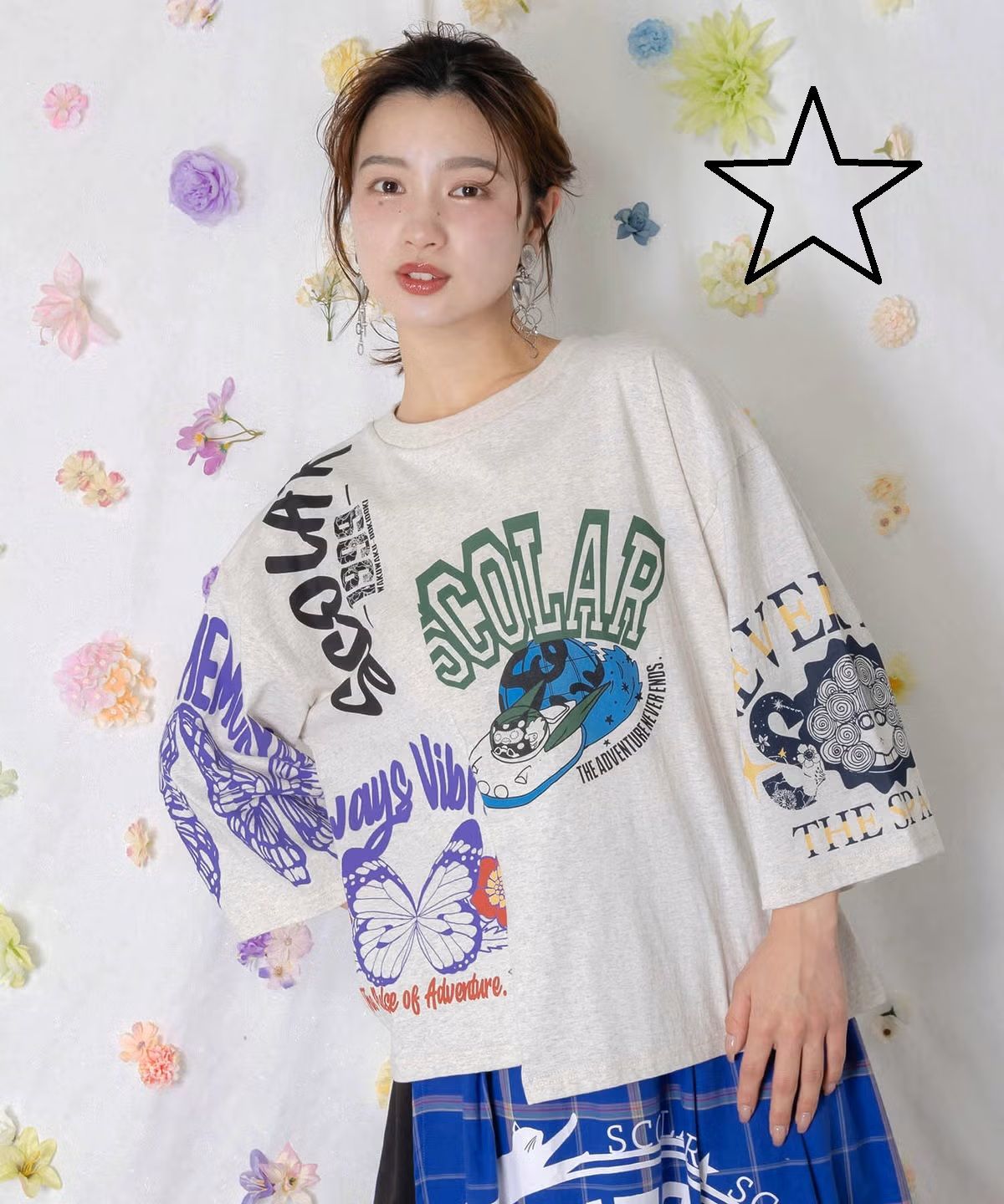 ScoLar（スカラー）162628：ポジティブフレーズ柄アシンメトリープルオーバー