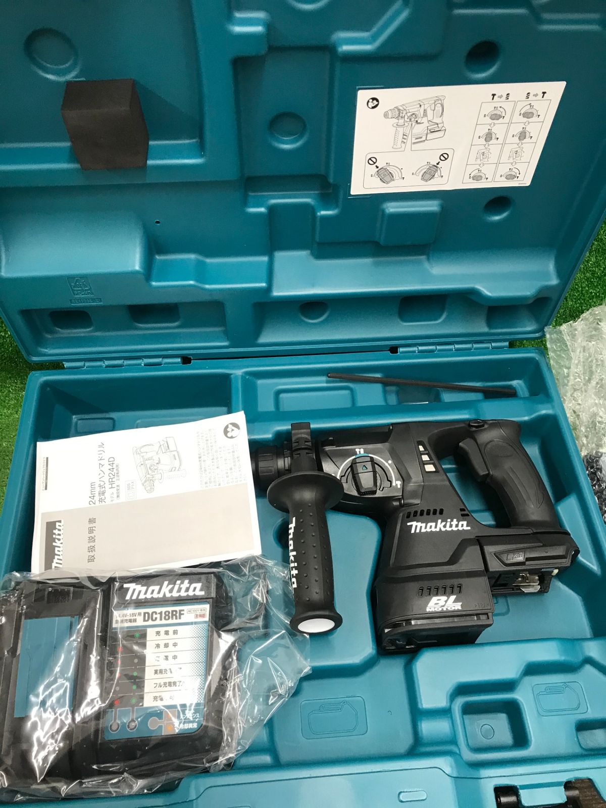 【未使用品】【0918】★makita(マキタ) 24㎜18v充電式ハンマドリル 黒(フルセット) HR244DRGXB　ITJI0F8K2WYA