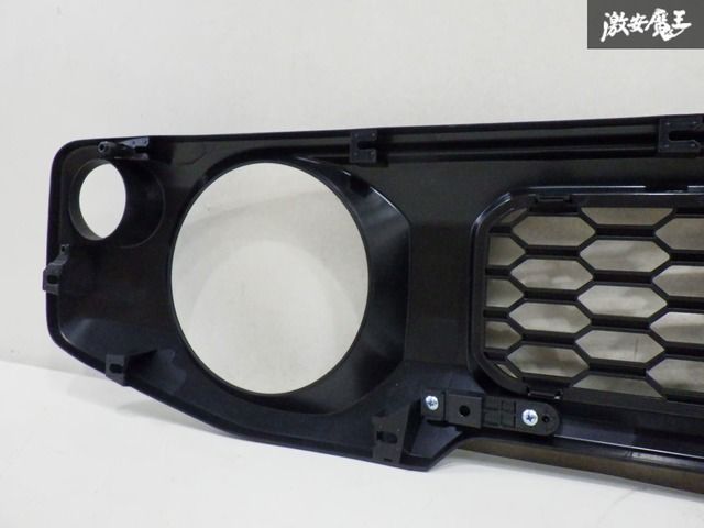 【新品】 ジムニー ジムニーシエラ ジムニーノマド JB64W JB74W JC74W フロントグリル ラジエーターグリル 素地 E00500 ショウワガレージ 【新品】 ジムニー ジムニーシエラ ジムニーノマド JB64W JB74W JC74W フロントグリル ラジエーターグリル 素地 E00500 ショウワガレージ