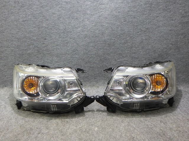 ワゴンR　スティングレー　ヘッドライト　左右　HID　MH34S　前期　100-59271　35320-72M62　バラスト　260514047
