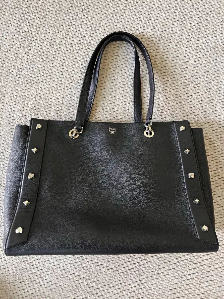 MCM ブラック スタッズ トートバッグ