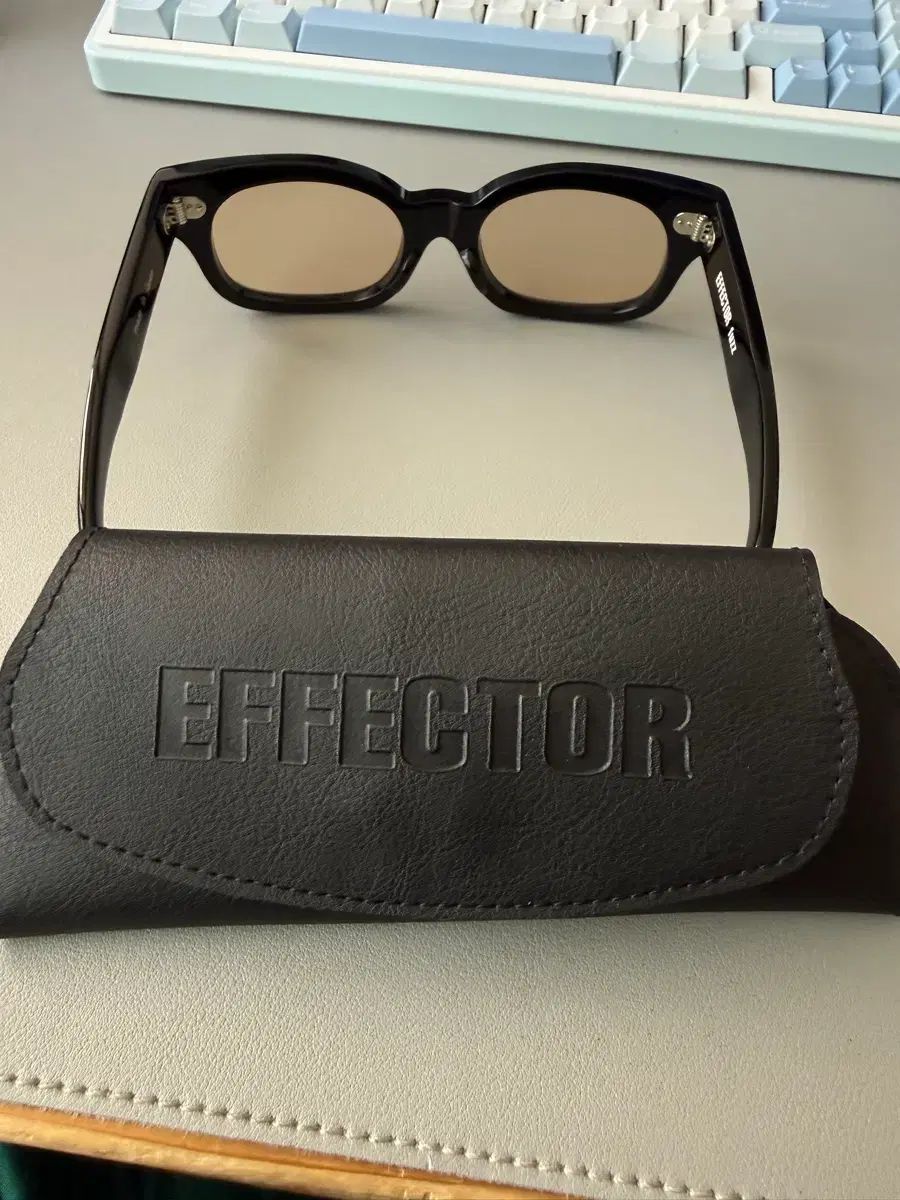 エフェクター ファー ベージュ ティント レンズ 新品