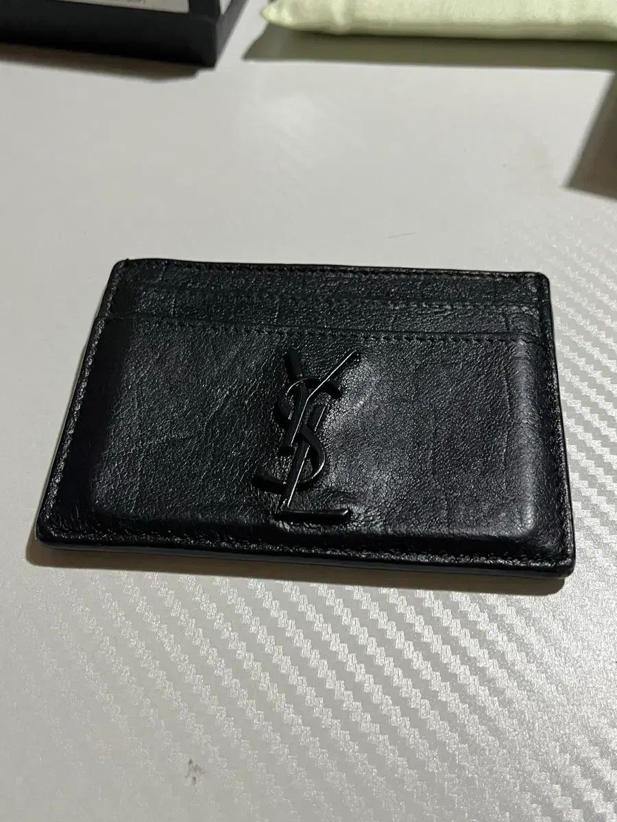 イヴ・サンローラン 흑장 カードウォレット 正規品