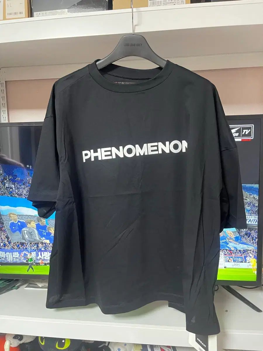 フミト・ガンリュウ x フェノメノン Tシャツ
