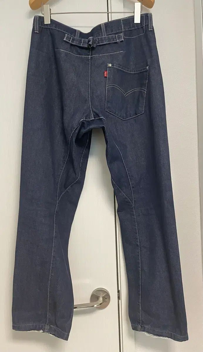 リーバイス シンチバック エンジニアドジーンズ 10,421円