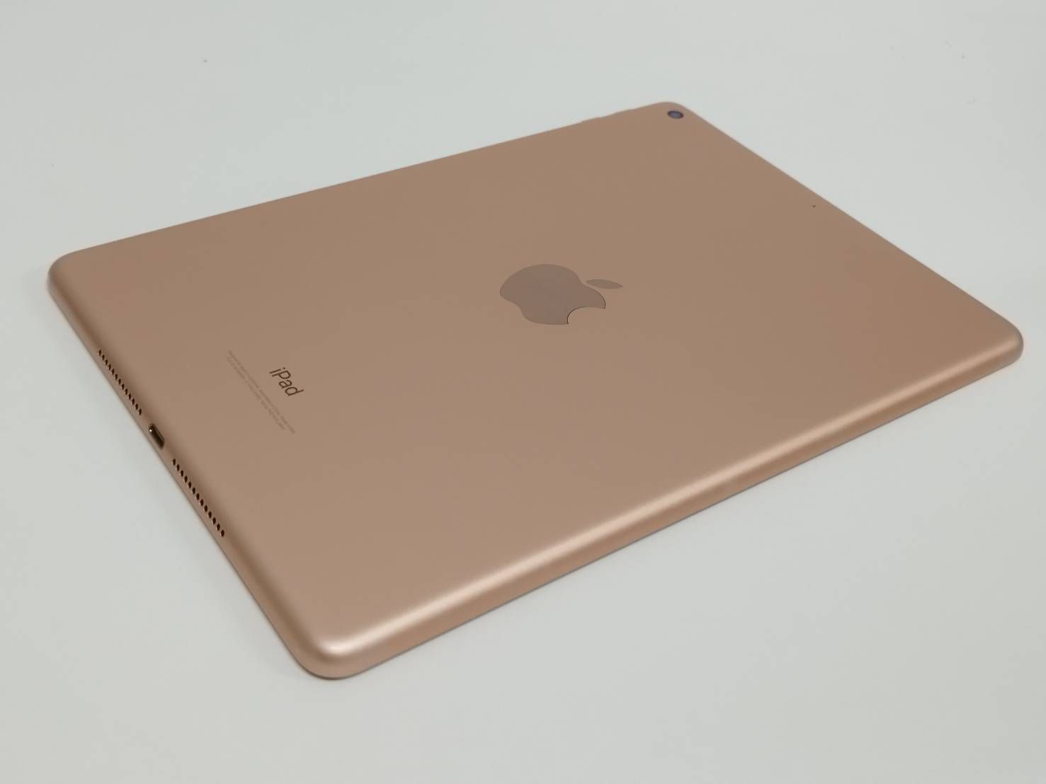 ジャンク】iPad 第6世代/Wi-Fi/9.7インチ/A1893/32GB〈NRJN2J/A