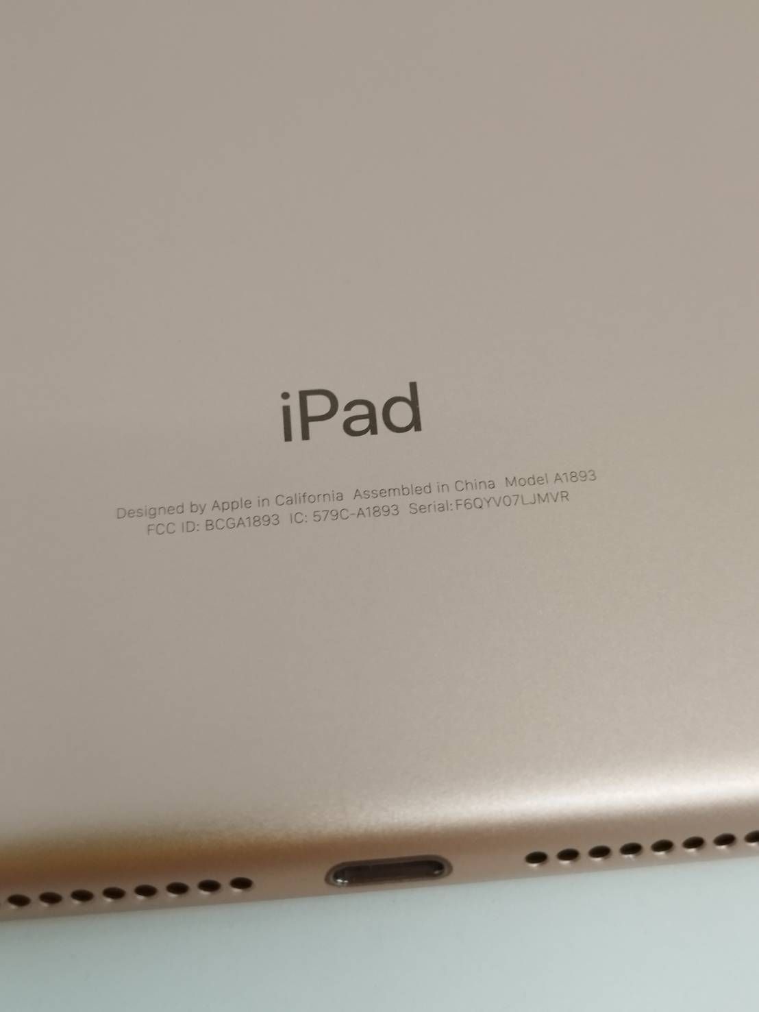 ジャンク】iPad 第6世代/Wi-Fi/9.7インチ/A1893/32GB〈NRJN2J/A